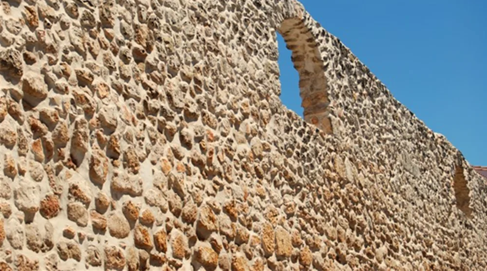 Restos de la Muralla del Palacio de Mondéjar (Guadalajara)